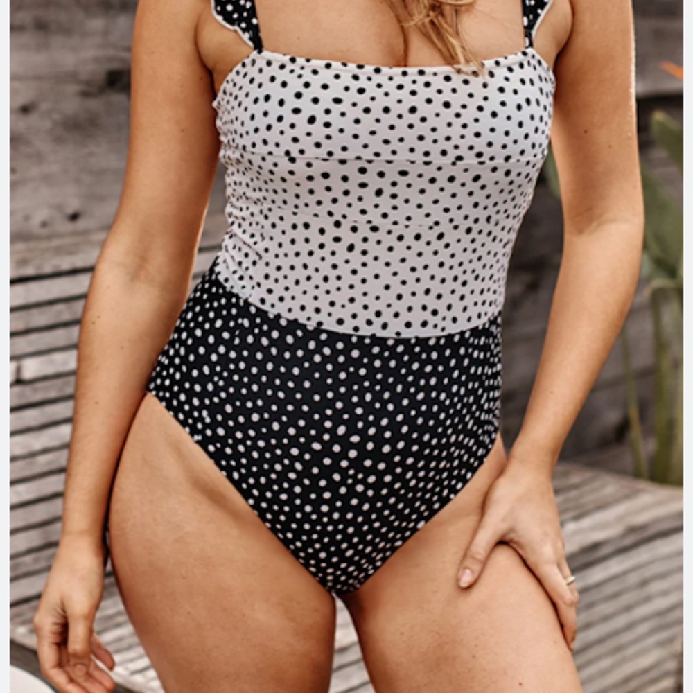 Summersalt One-Piece Swimsuit - The Ruffle Oasis - Polka Dot - Size 4